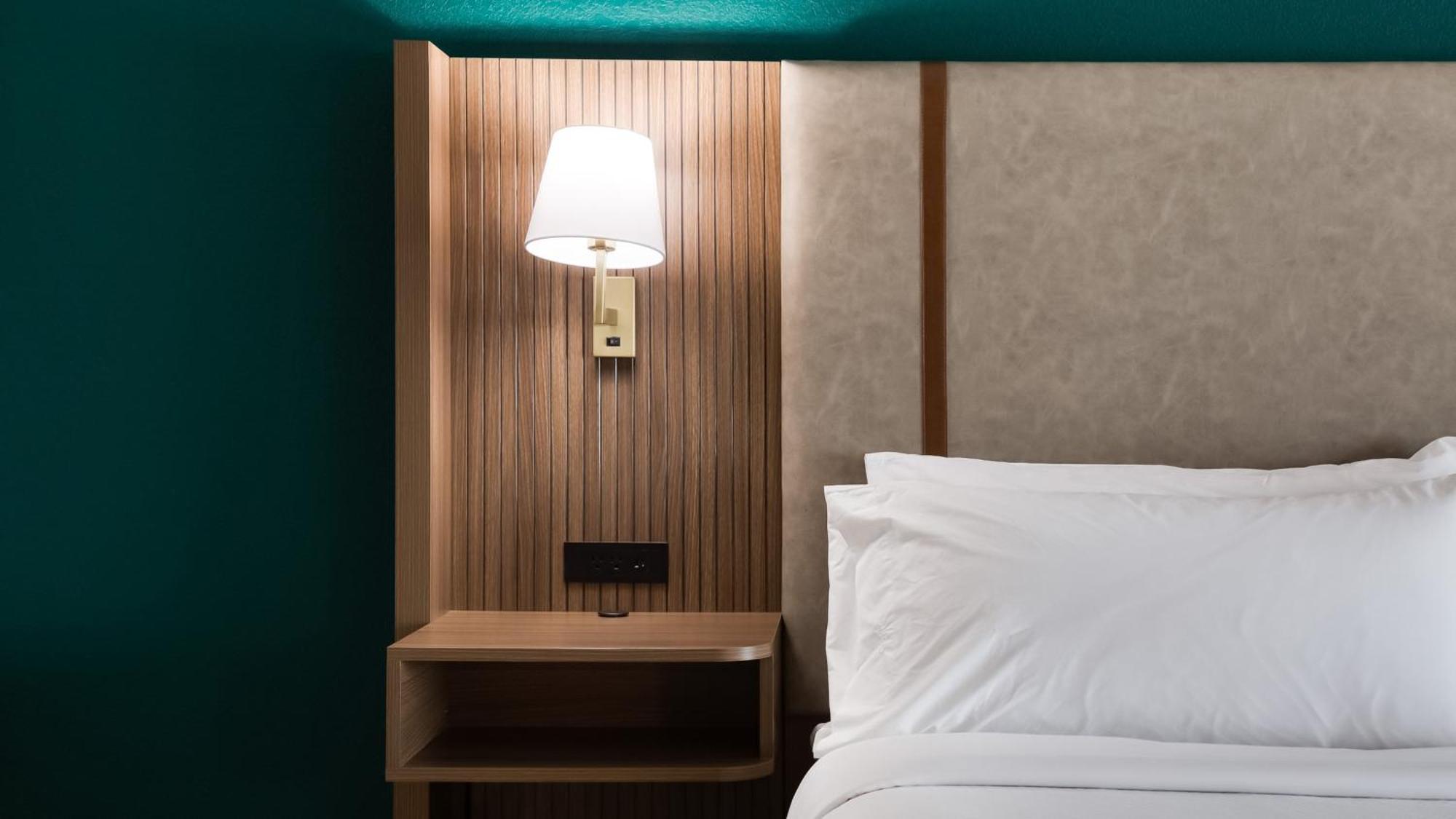 Holiday Inn Nashville Airport By Ihg Exterior foto